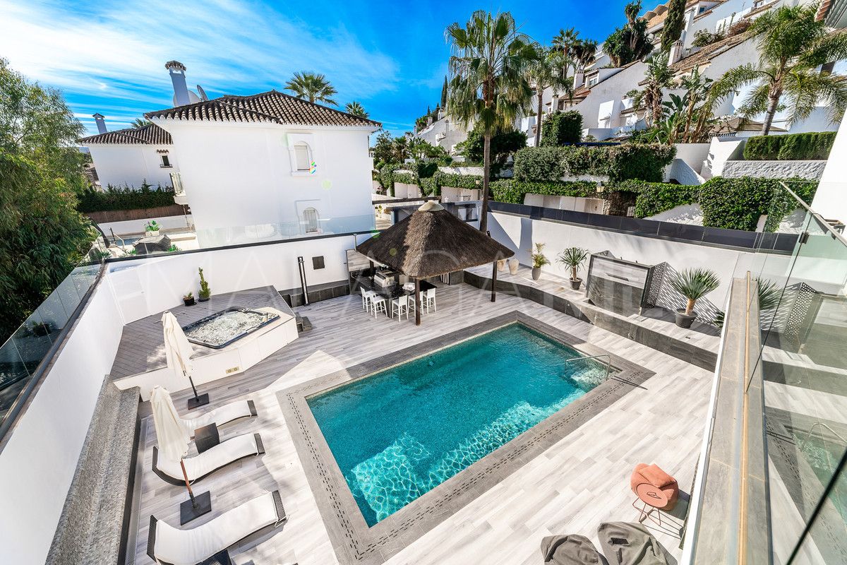 Villa for sale in Marbella - Puerto Banus