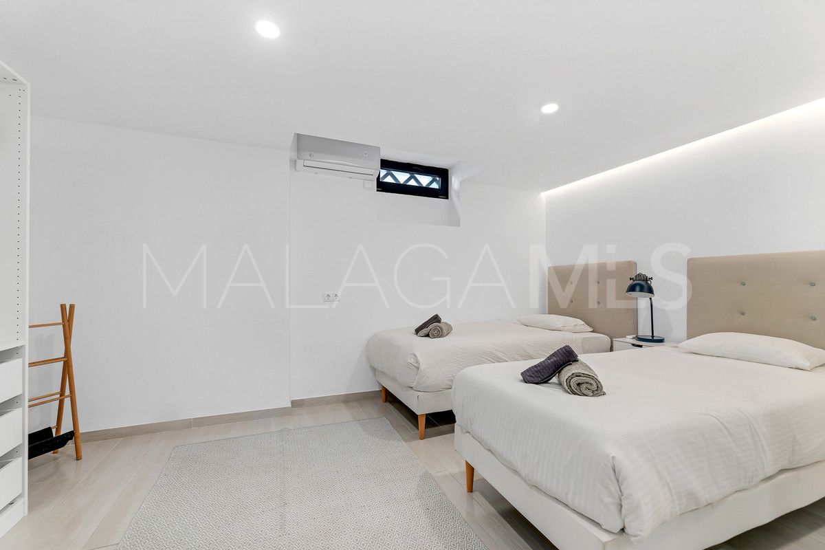 Villa for sale in Marbella - Puerto Banus