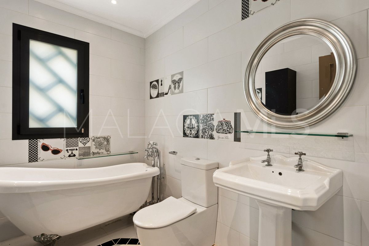 Villa for sale in Marbella - Puerto Banus