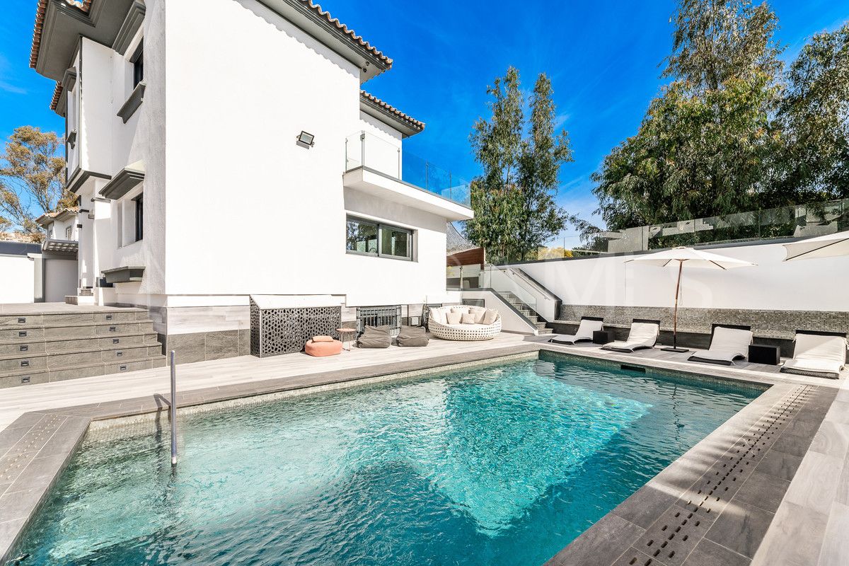 Villa for sale in Marbella - Puerto Banus