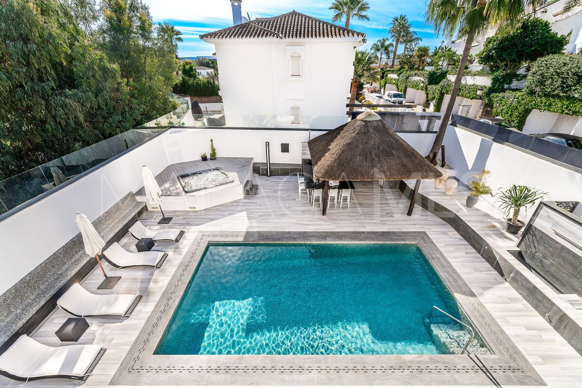 Villa for sale in Marbella - Puerto Banus