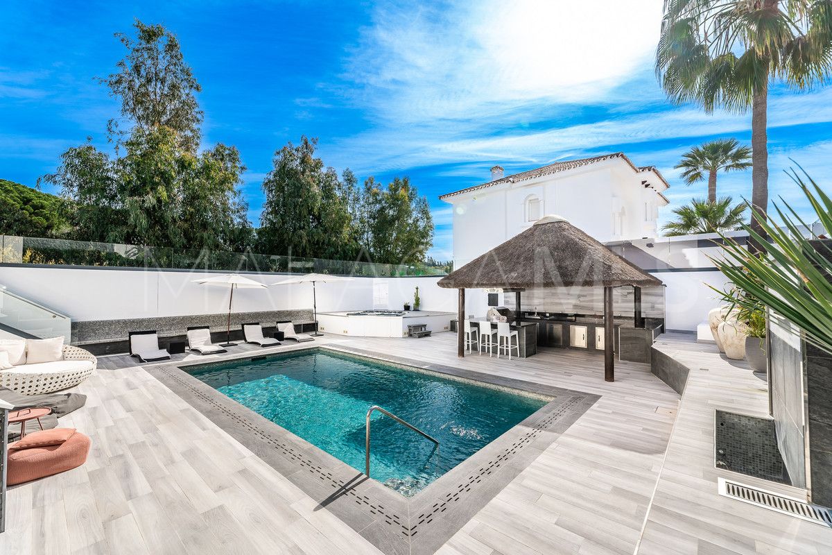 Villa for sale in Marbella - Puerto Banus