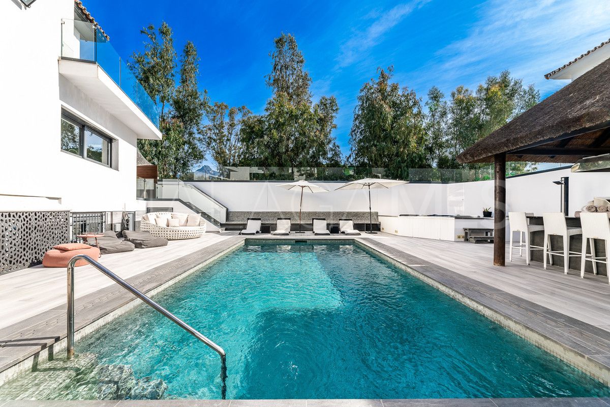 Villa for sale in Marbella - Puerto Banus
