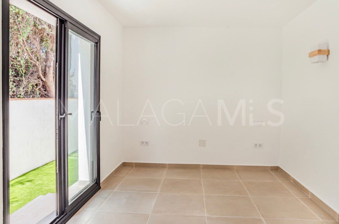 Villa for sale in Nueva Andalucia