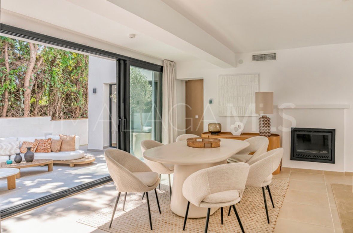 Villa for sale in Nueva Andalucia