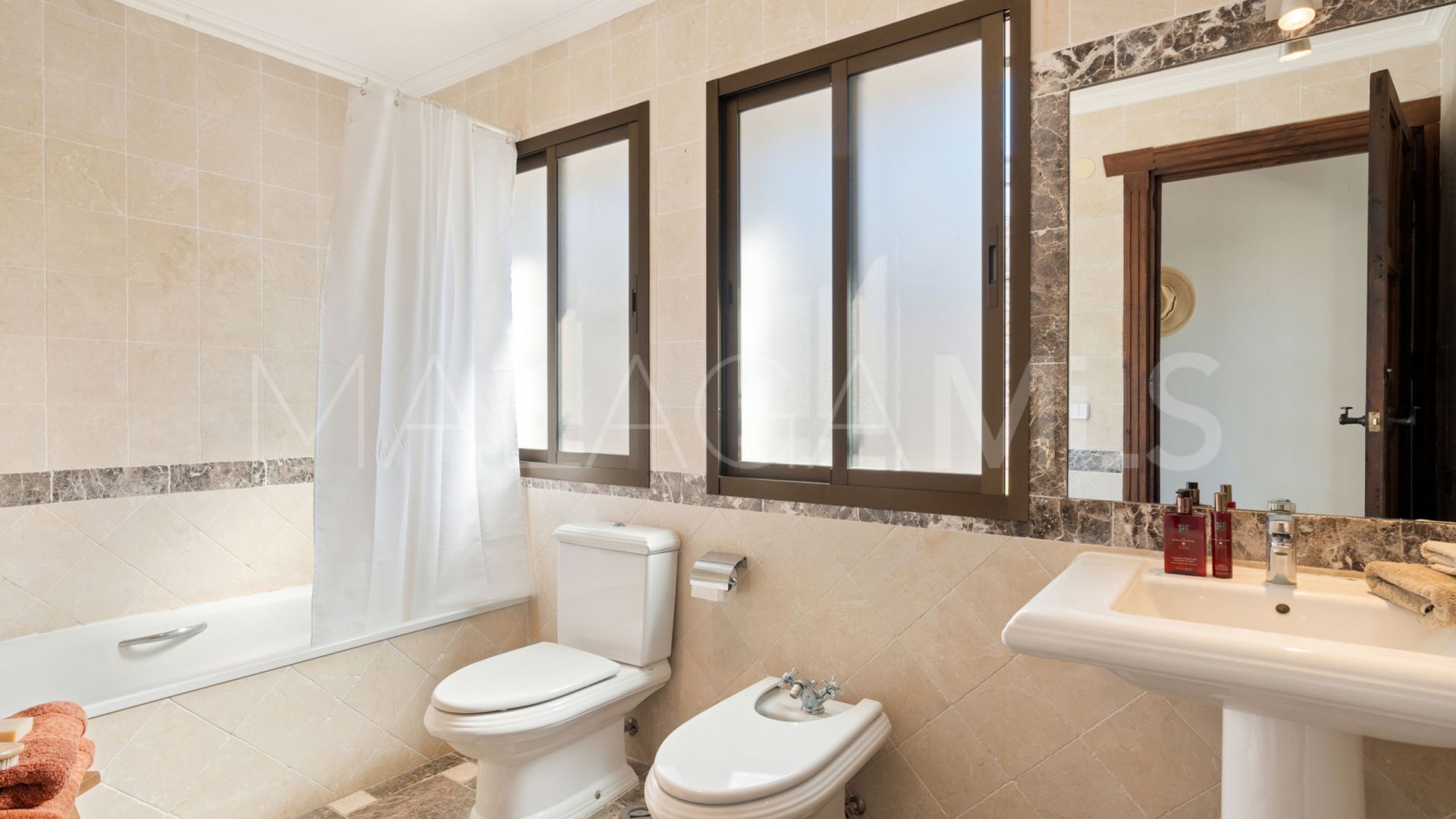 Villa for sale in Sierrezuela