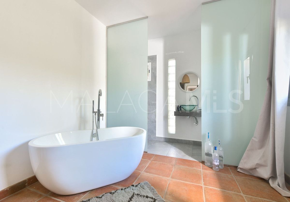For sale Hacienda las Chapas 5 bedrooms villa