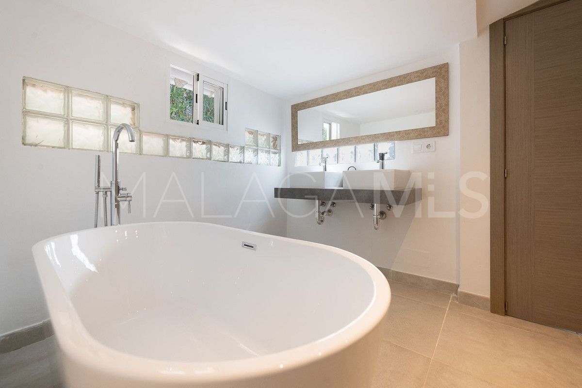 For sale Hacienda las Chapas 5 bedrooms villa