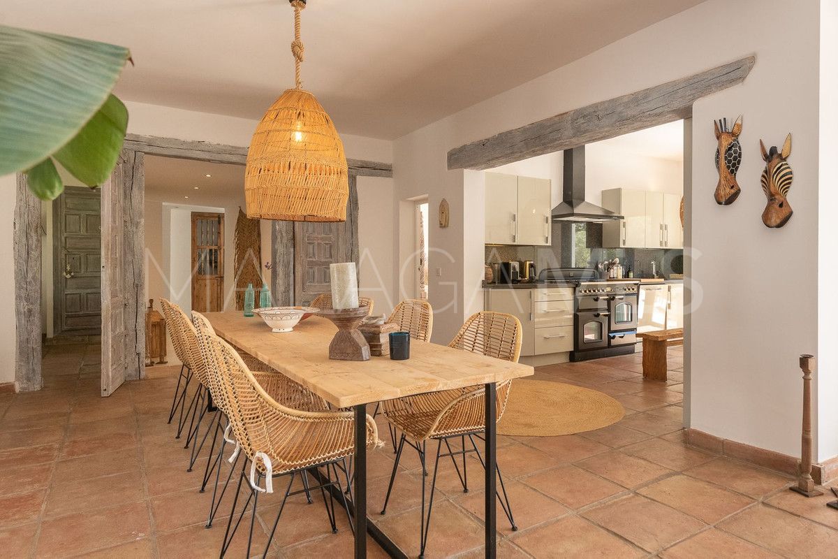 For sale Hacienda las Chapas 5 bedrooms villa