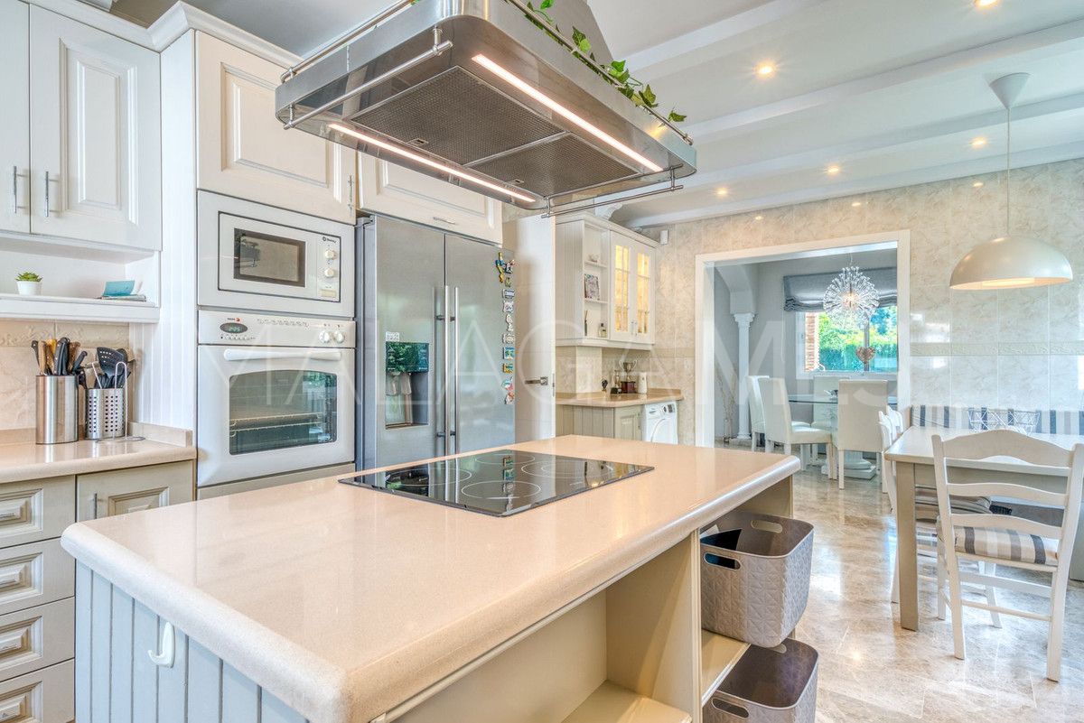 Calahonda villa for sale