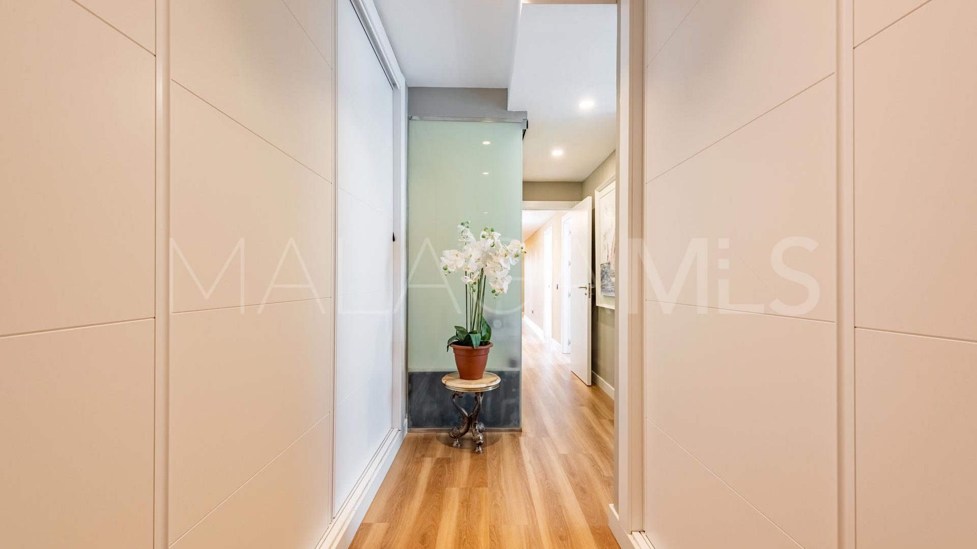 Estepona Centro, apartamento a la venta with 4 bedrooms