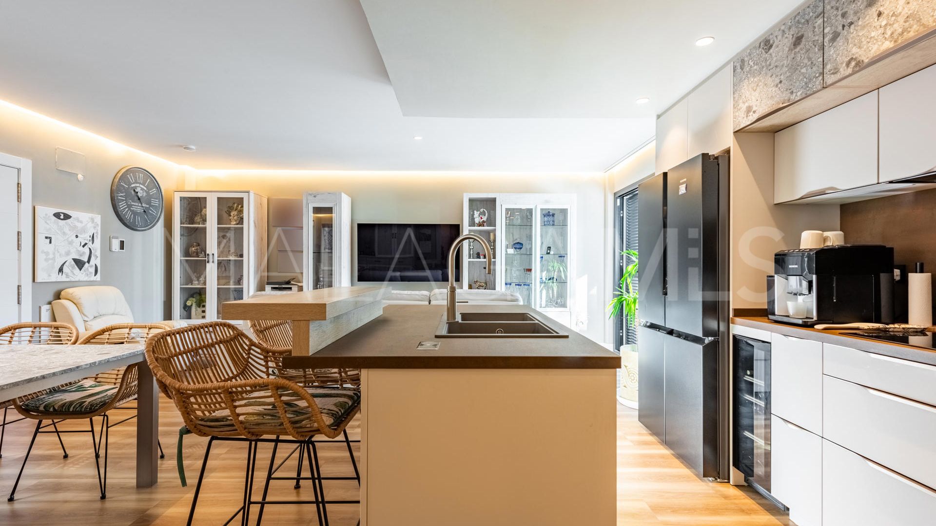 Estepona Centro, apartamento a la venta with 4 bedrooms