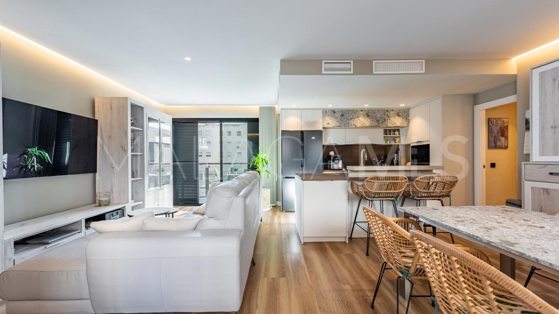 Estepona Centro, apartamento a la venta with 4 bedrooms