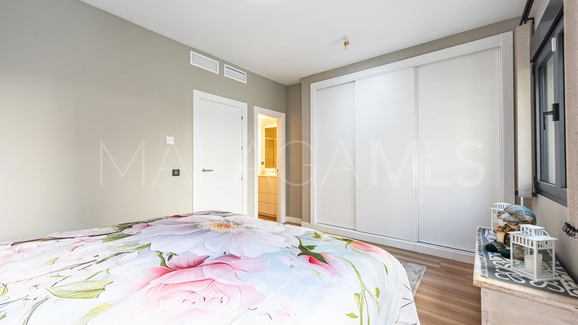 Estepona Centro, apartamento a la venta with 4 bedrooms