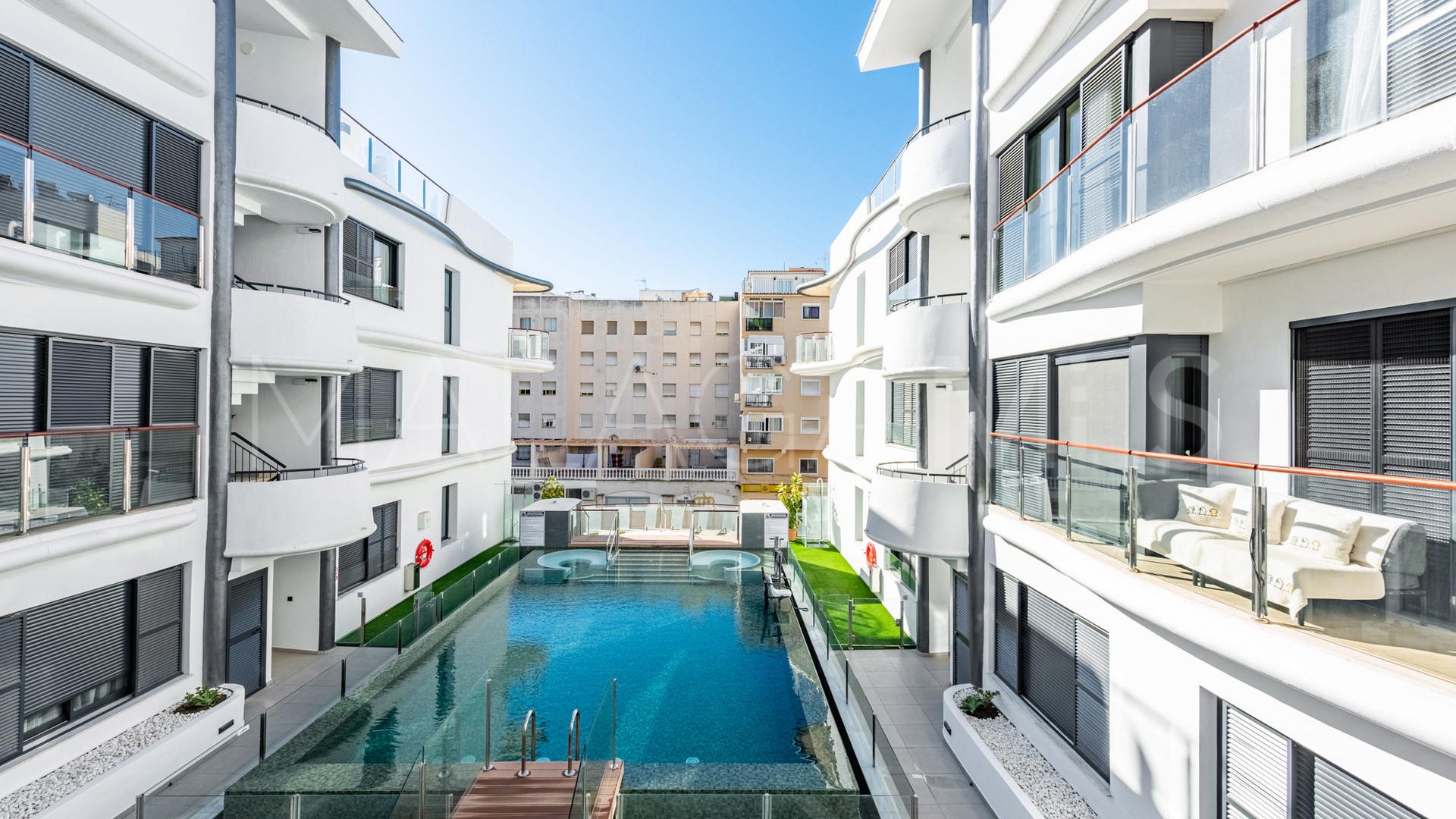 Estepona Centro, apartamento a la venta with 4 bedrooms