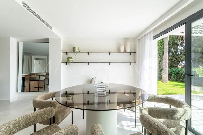 Villa for sale in Nueva Andalucia