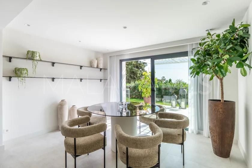 Villa for sale in Nueva Andalucia