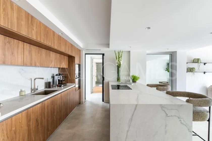 Villa for sale in Nueva Andalucia