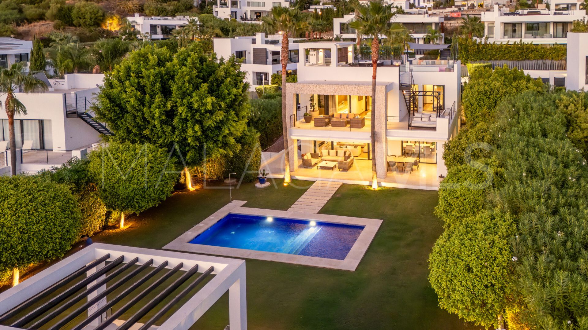 Villa for sale in Los Olivos