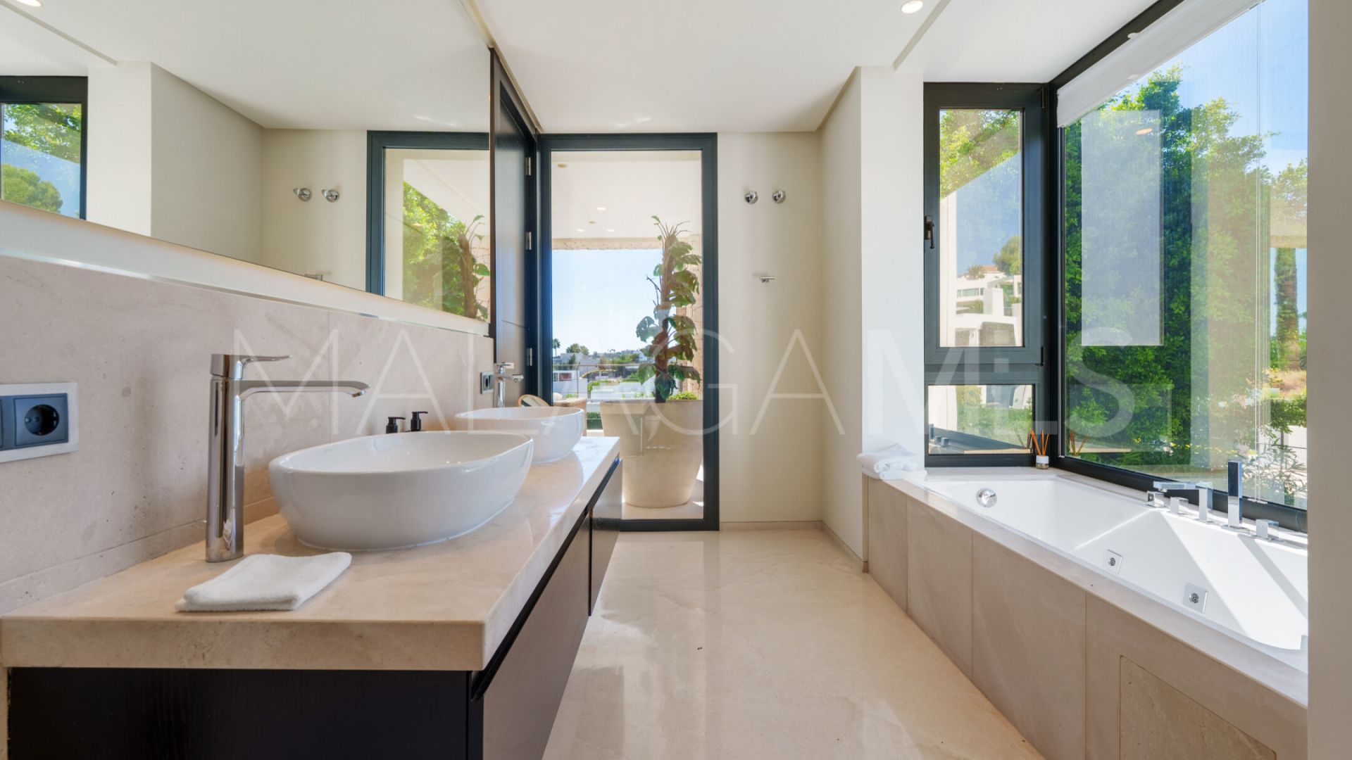 Villa for sale in Los Olivos