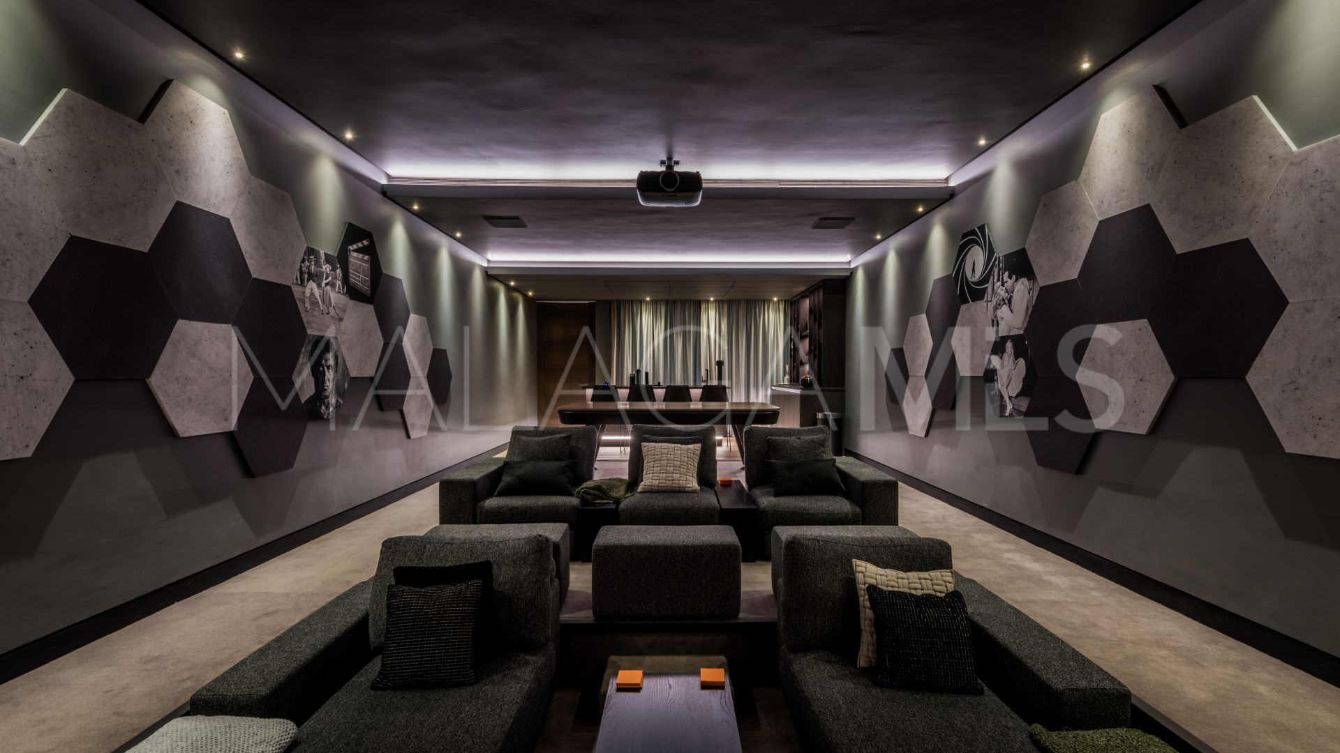 Villa for sale in Los Flamingos de 5 bedrooms