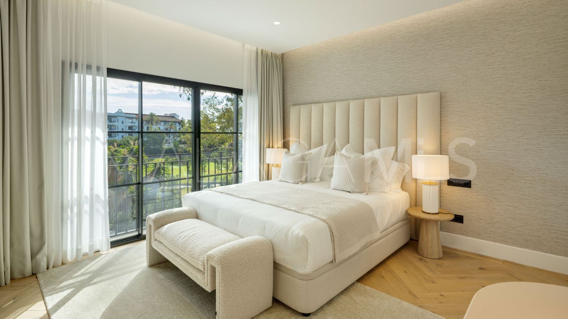 Villa for sale in El Herrojo