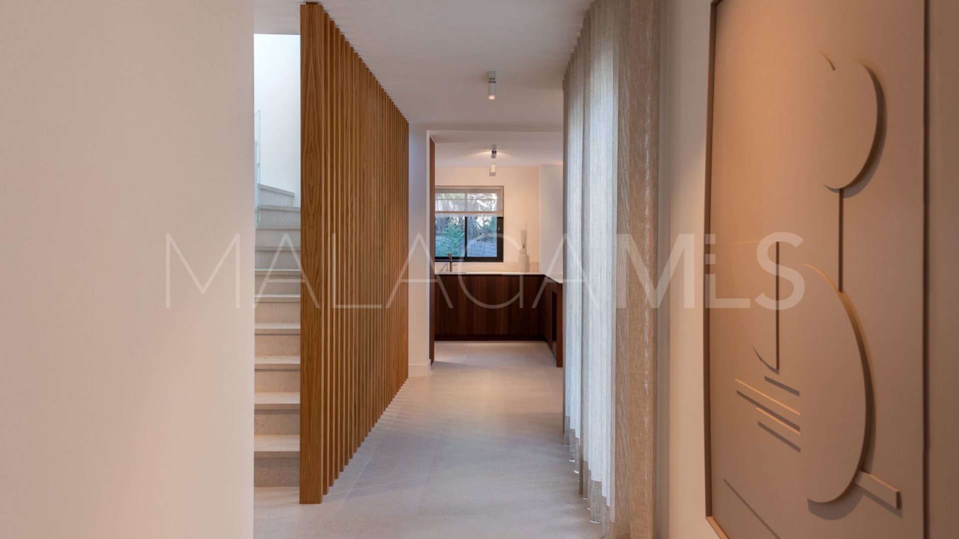 Villa for sale in Estepona with 5 bedrooms