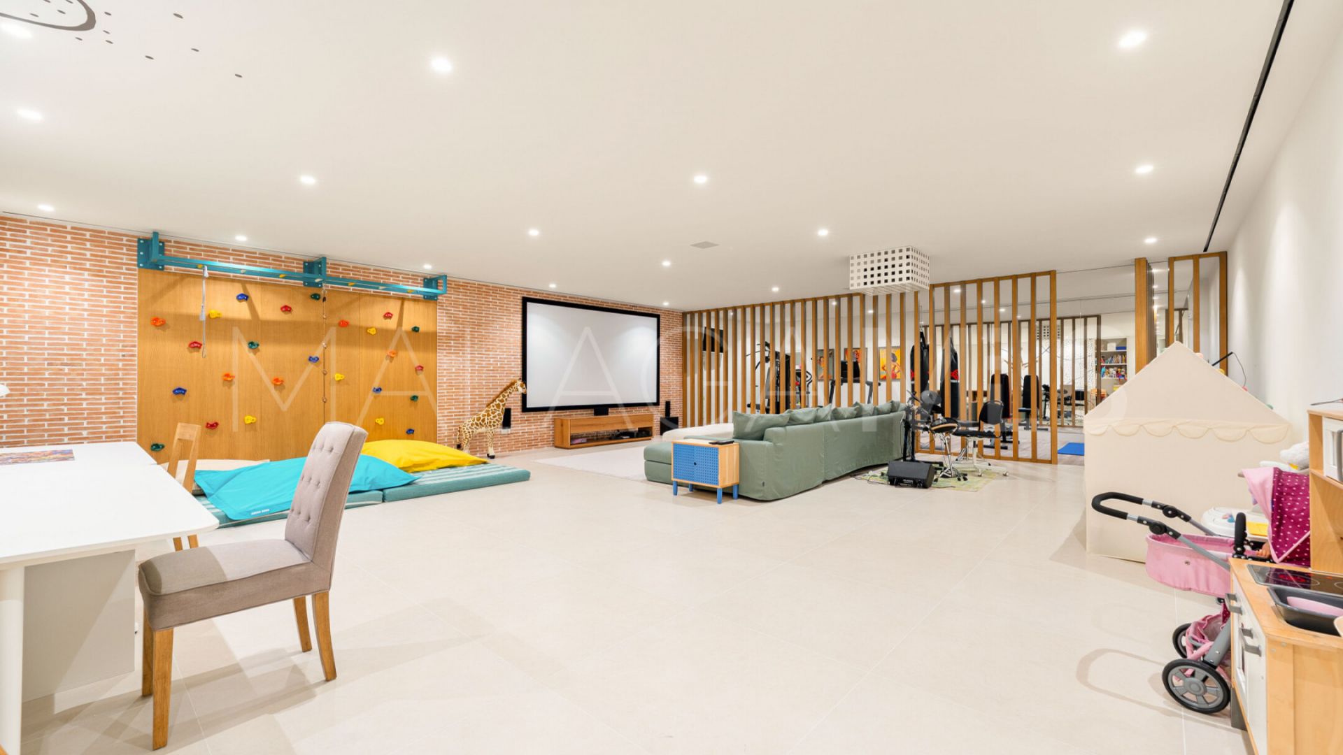 Villa for sale in Guadalmina Alta