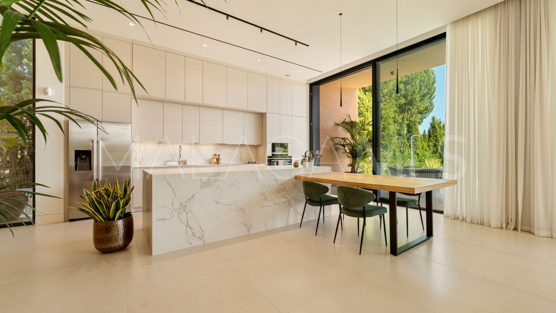 Villa for sale in Guadalmina Alta