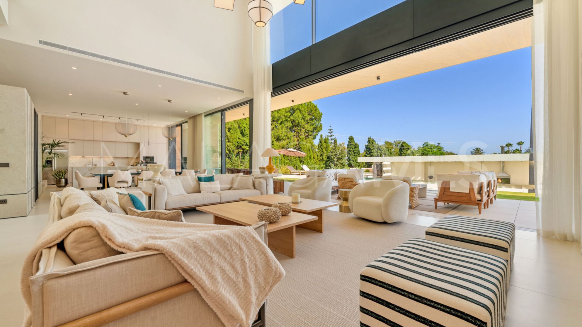 Villa for sale in Guadalmina Alta
