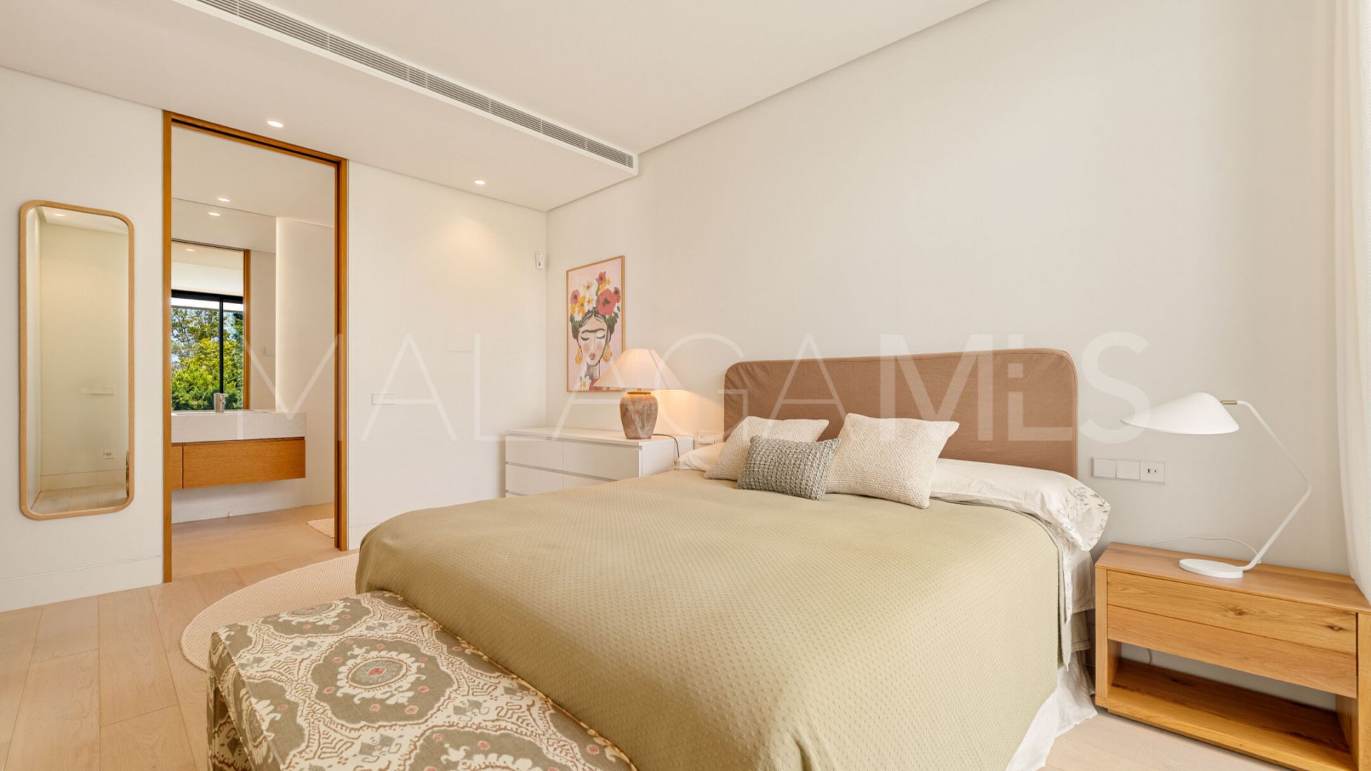 Villa for sale in Guadalmina Alta