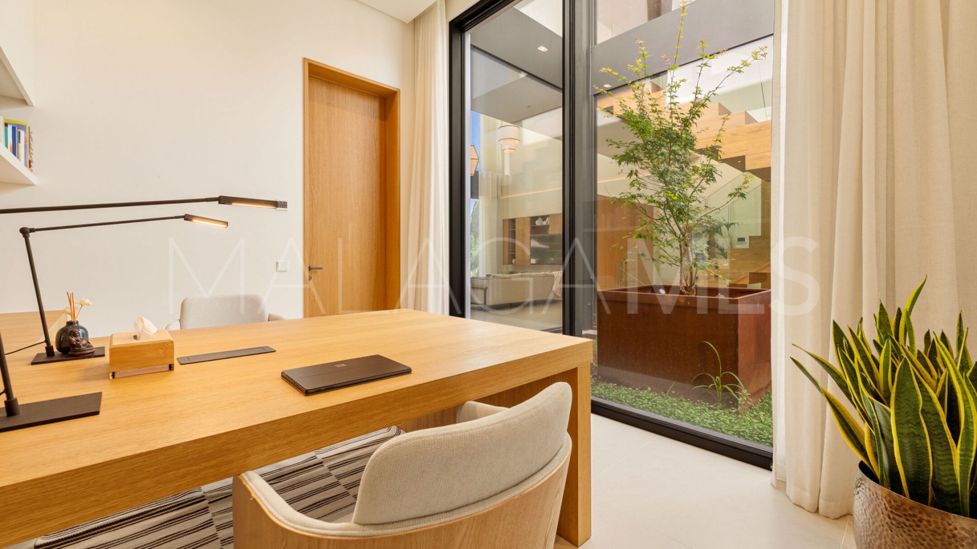 Villa for sale in Guadalmina Alta
