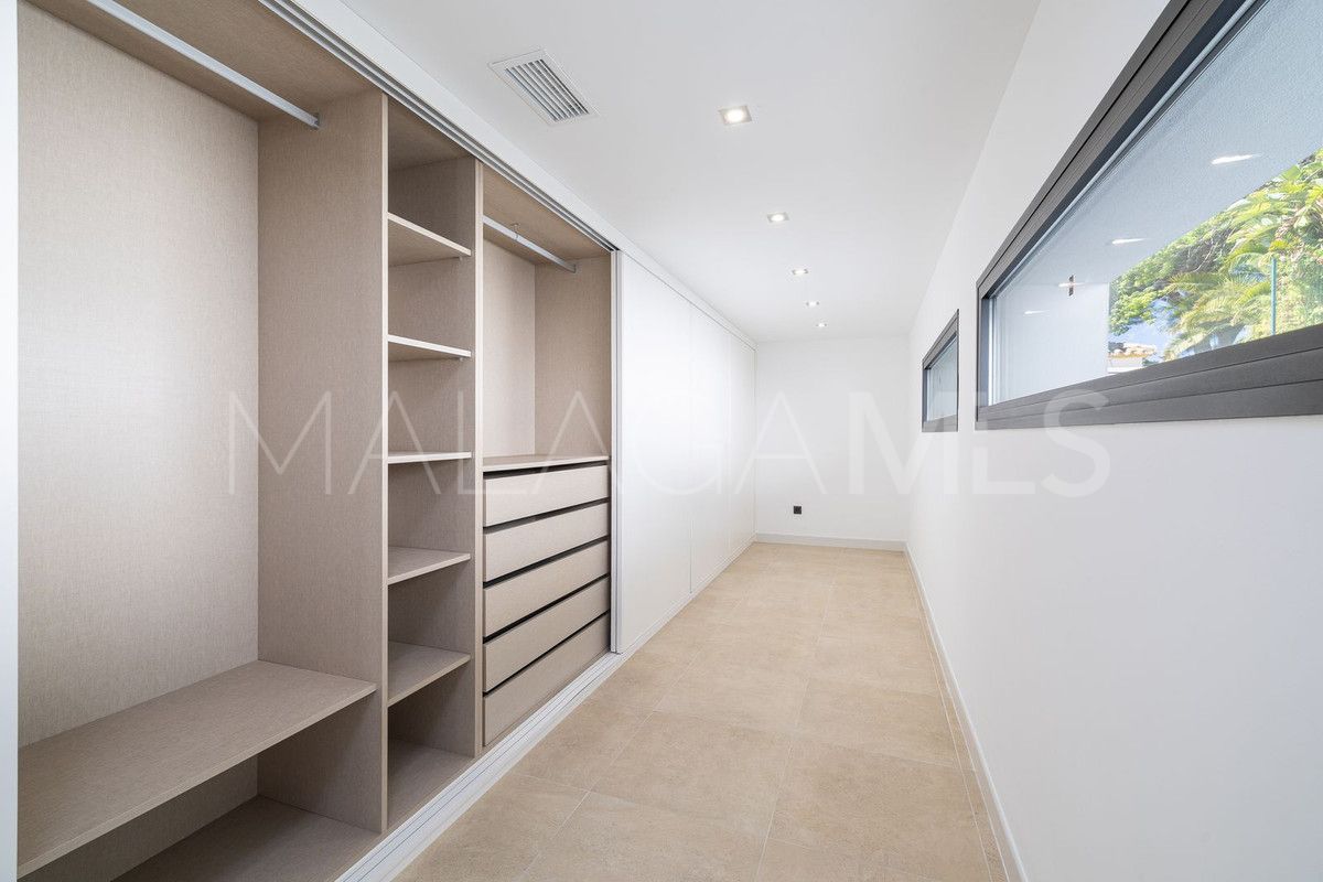 San Pedro de Alcantara, villa with 4 bedrooms for sale