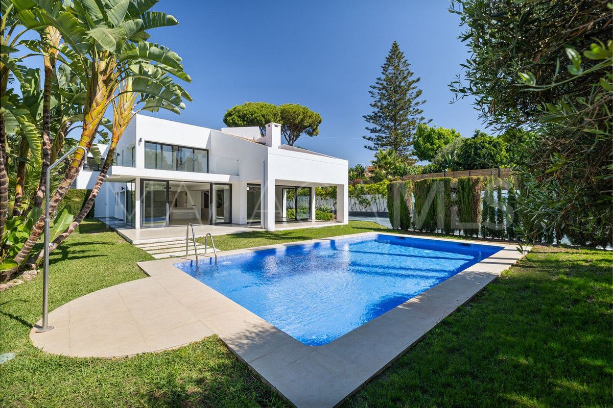 San Pedro de Alcantara, villa with 4 bedrooms for sale