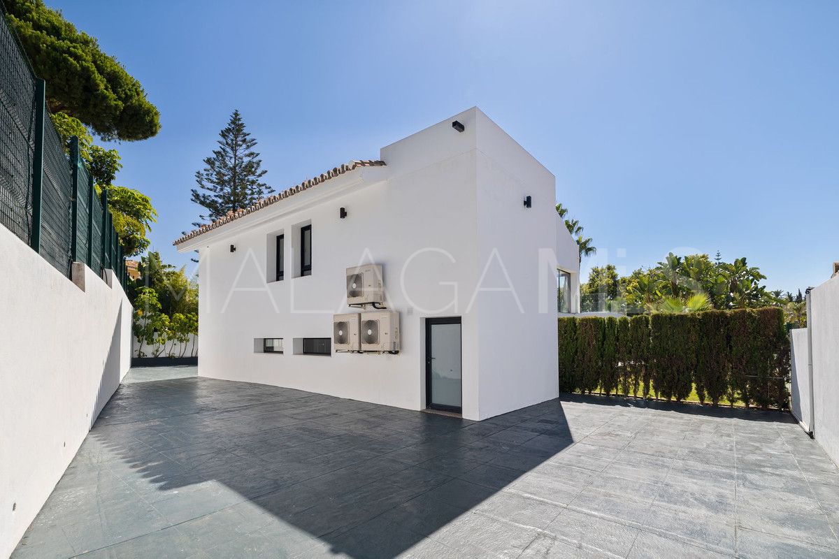 San Pedro de Alcantara, villa with 4 bedrooms for sale