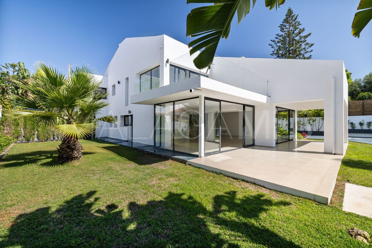 San Pedro de Alcantara, villa with 4 bedrooms for sale