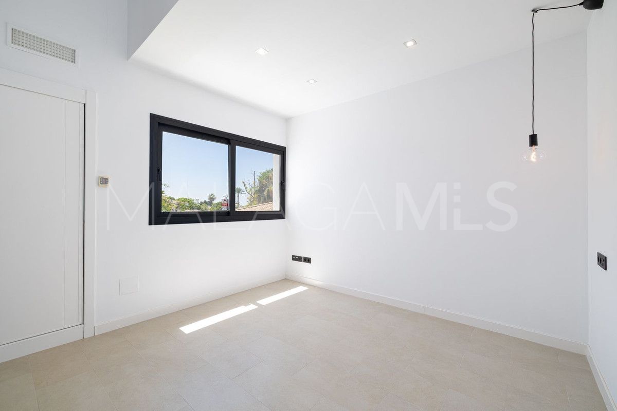 San Pedro de Alcantara, villa with 4 bedrooms for sale