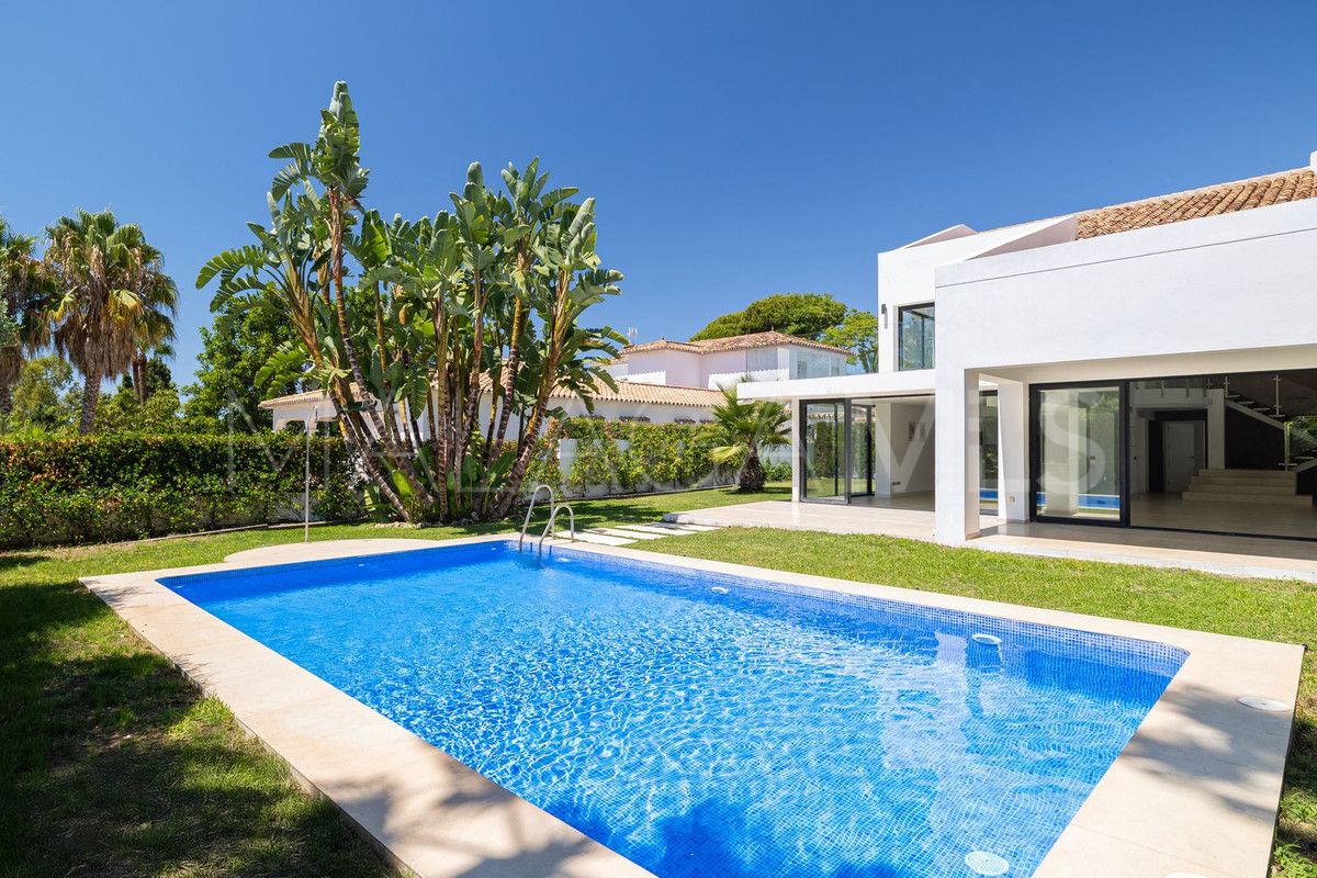 San Pedro de Alcantara, villa with 4 bedrooms for sale