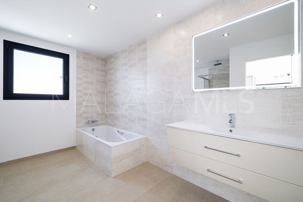 San Pedro de Alcantara, villa with 4 bedrooms for sale