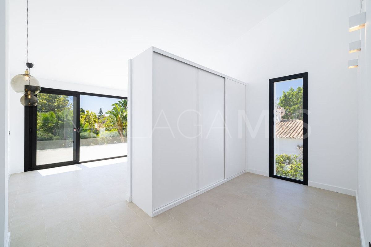 San Pedro de Alcantara, villa with 4 bedrooms for sale