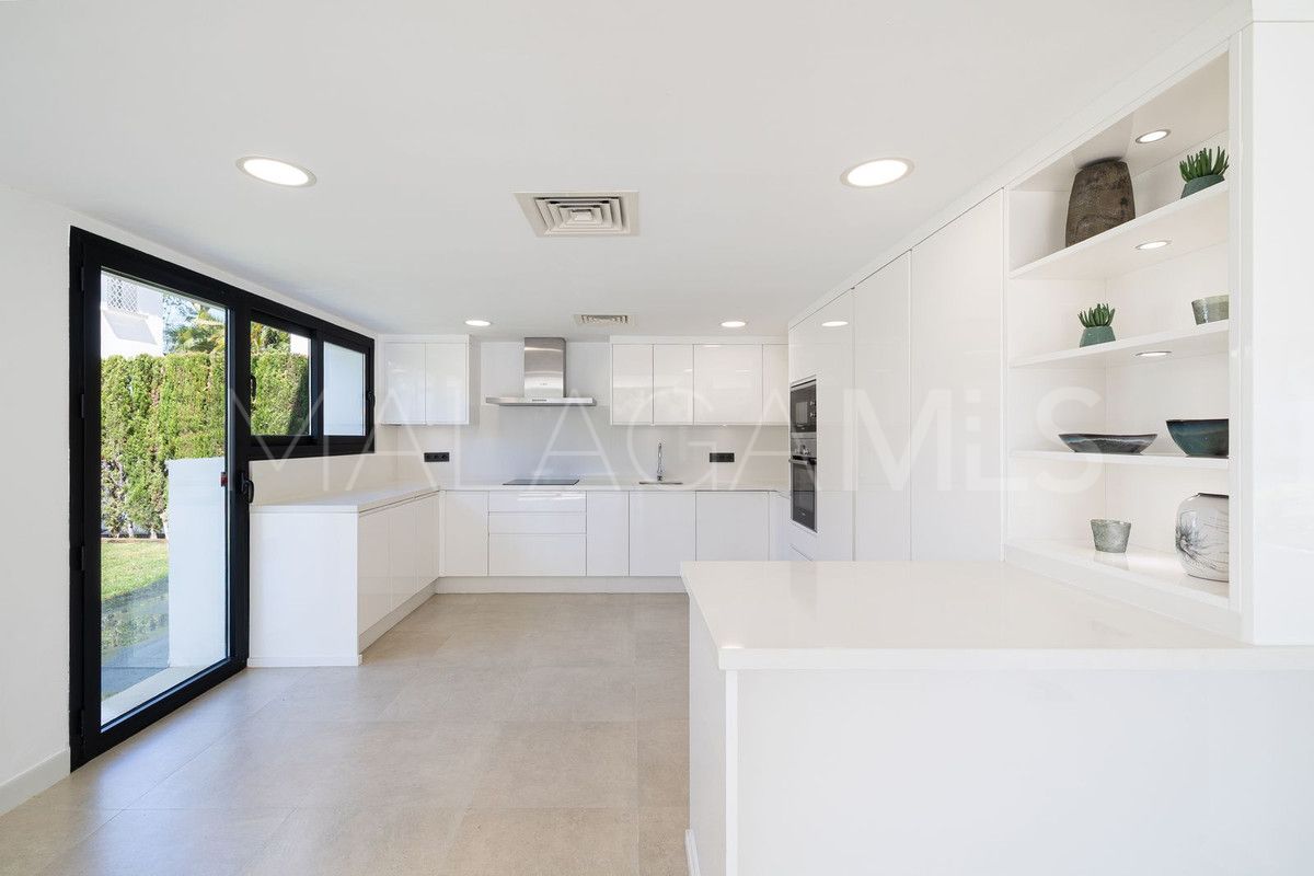 San Pedro de Alcantara, villa with 4 bedrooms for sale