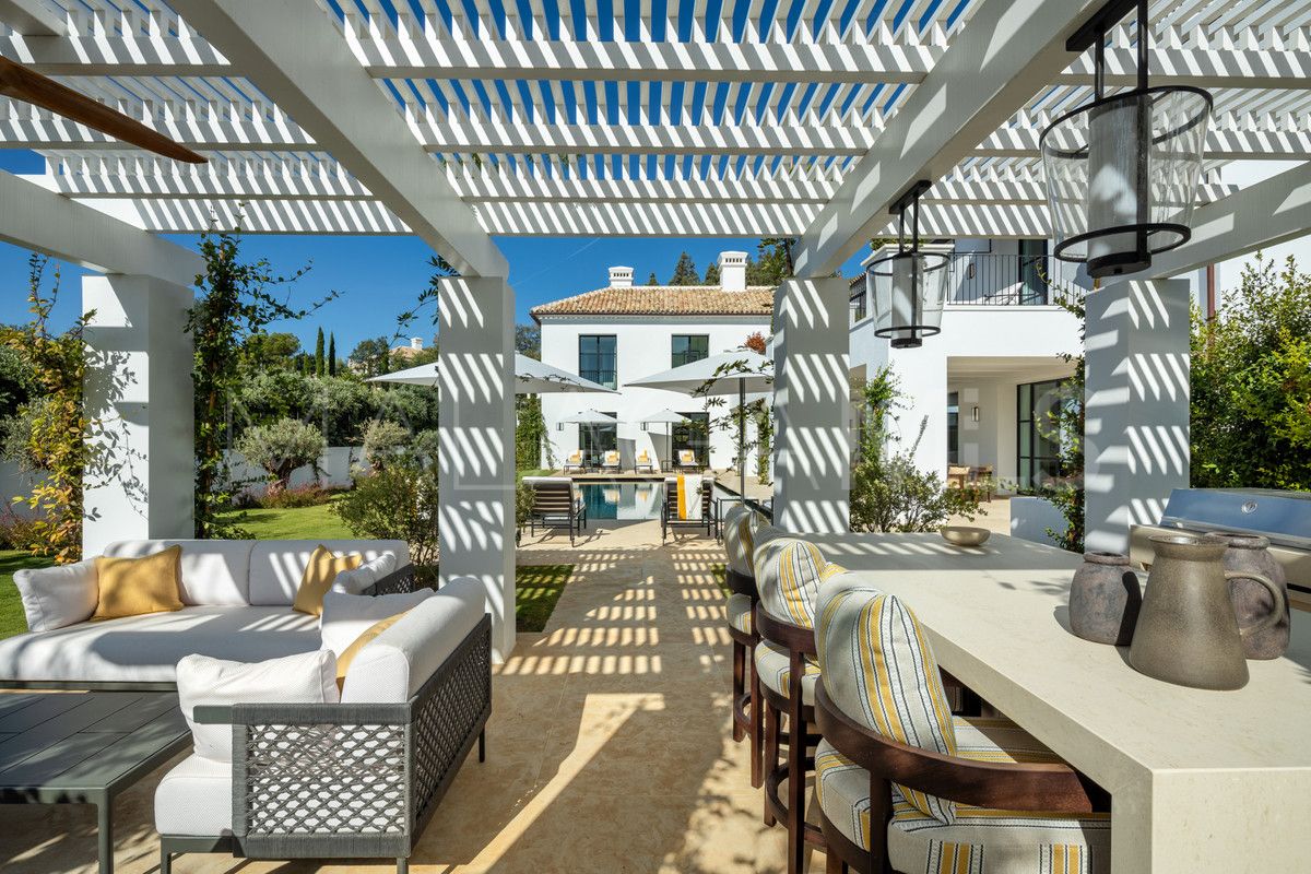 Villa for sale in Cascada de Camojan