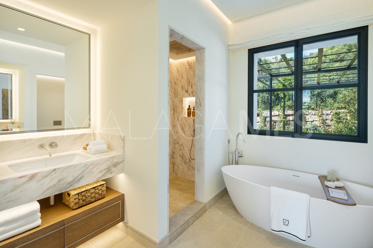 Villa for sale in Cascada de Camojan