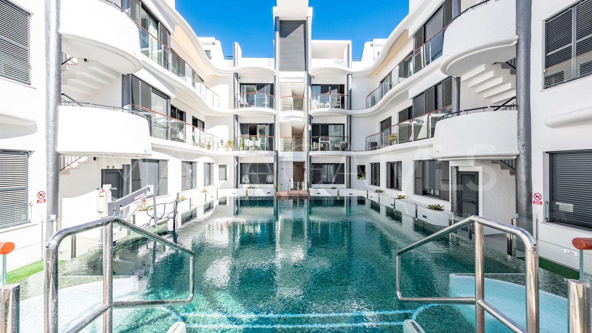 Estepona Centro, apartamento a la venta with 4 bedrooms