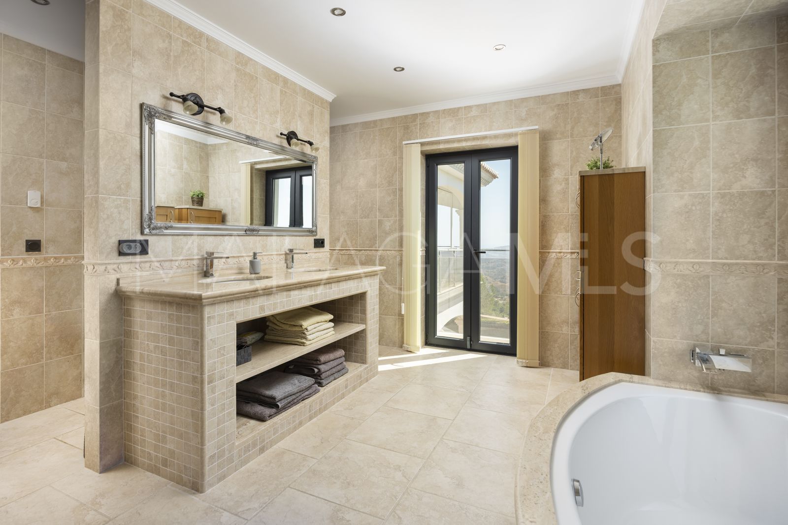 Villa for sale in Valtocado