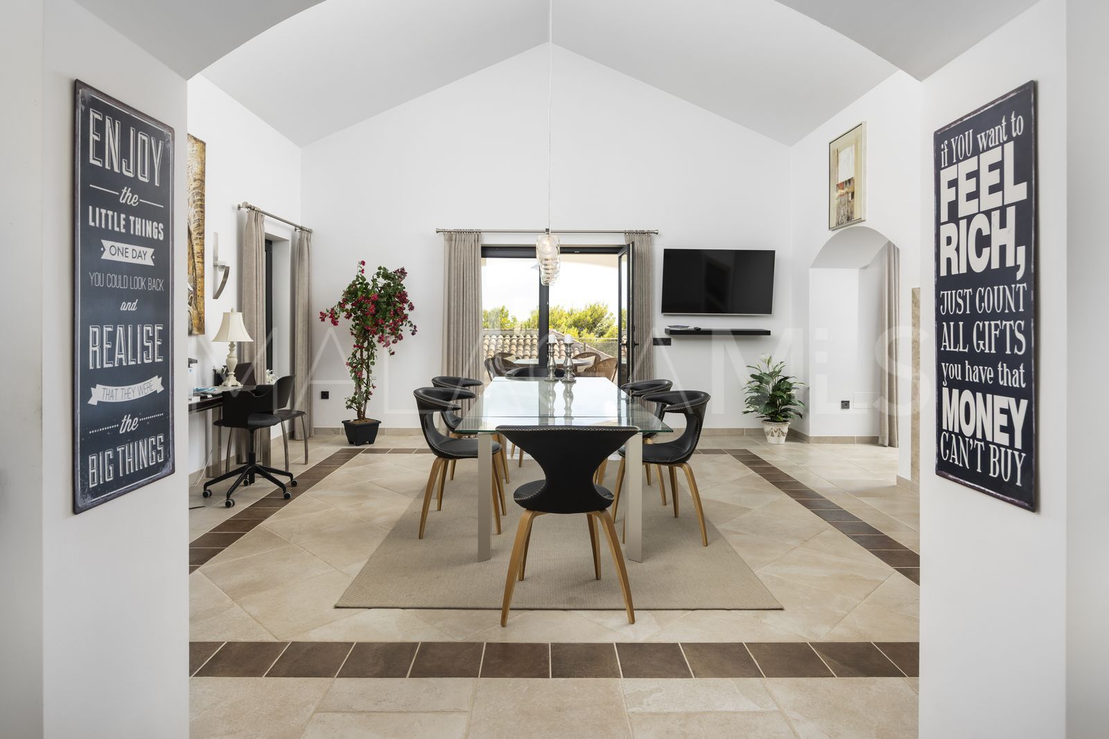 Villa for sale in Valtocado