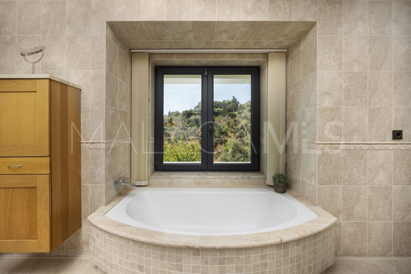 Villa for sale in Valtocado