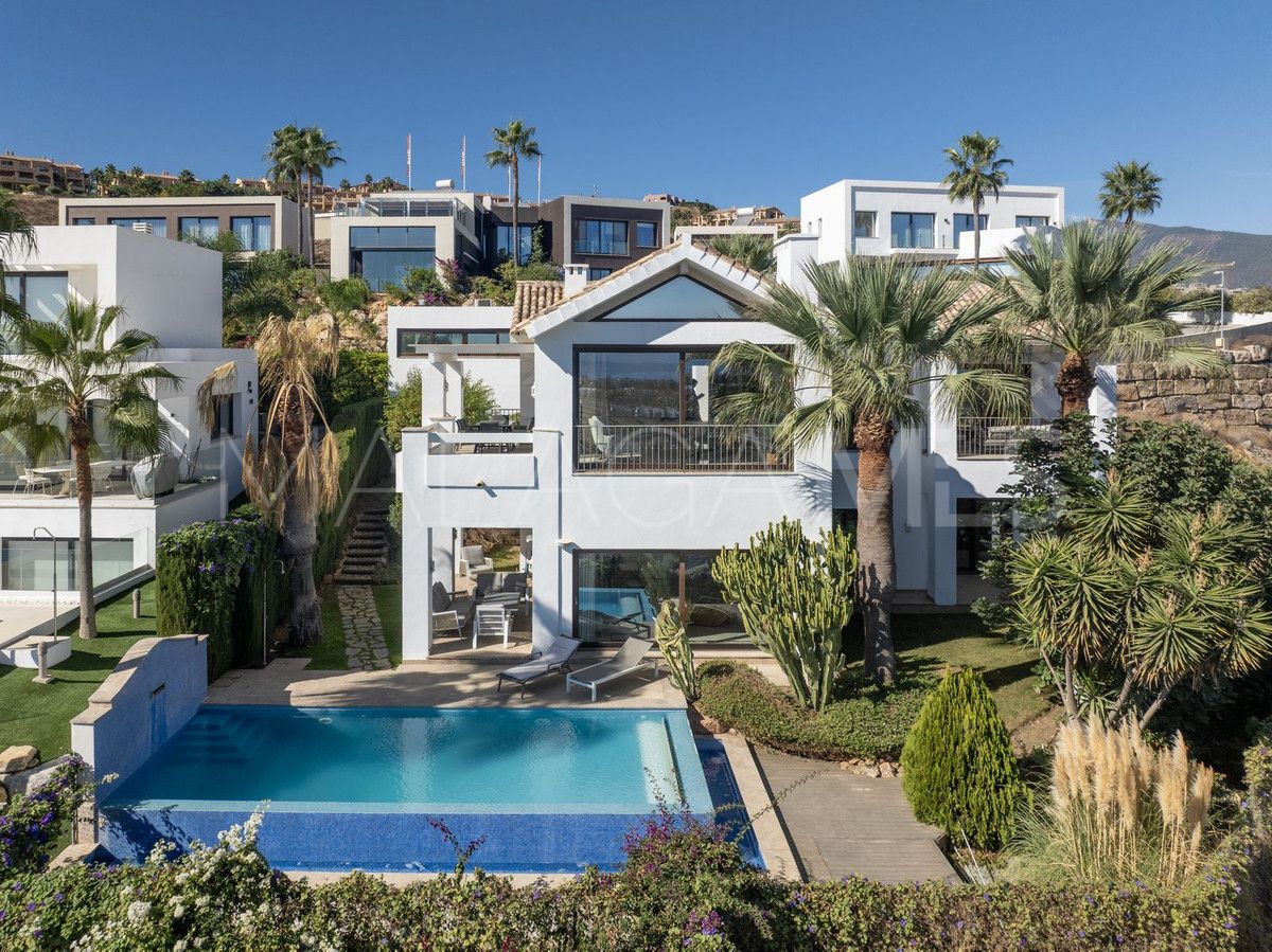 For sale 5 bedrooms villa in El Paraiso