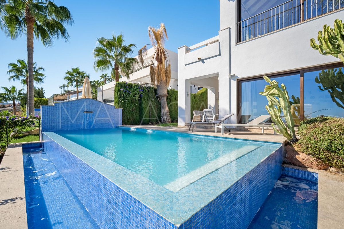 For sale 5 bedrooms villa in El Paraiso