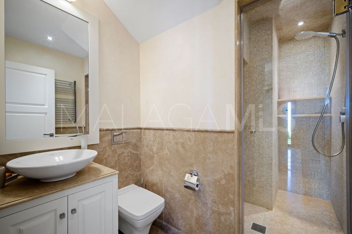 For sale 5 bedrooms villa in El Paraiso